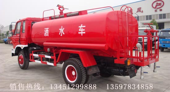 东风145消防洒水车装水10吨