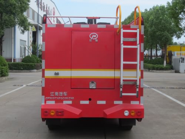 东风锐骐双排四驱器材消防车（4×4）