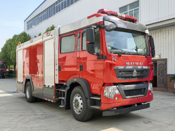 重汽8.3吨泡沫消防车