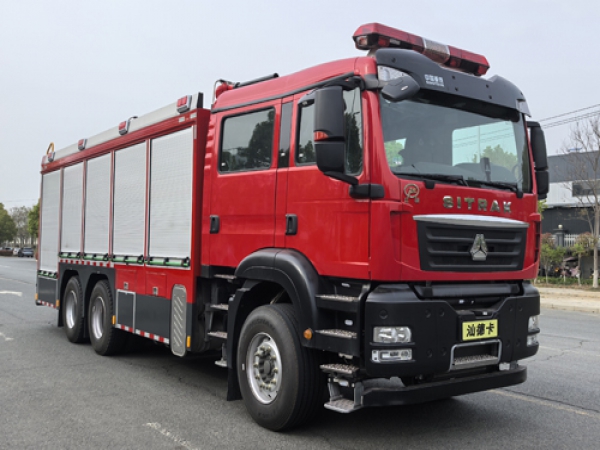 重汽汕德卡干粉消防车